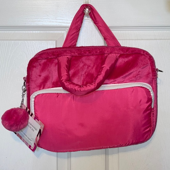 Ariana Grande Laptop Case - Picture 2 of 7